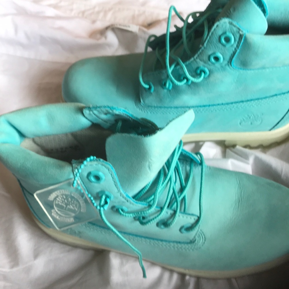 Timberlands - Picture 4 of 4